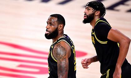 Εκνευρισμένος ο Λεμπρόν – Έφυγε από το παρκέ πριν τη λήξη