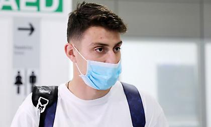 Στα γραφεία της ΑΕΚ για να υπογράψει ο Νεντελτσιάρου