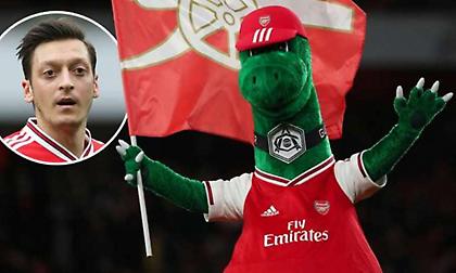 Ο Οζίλ… πληρώνει τον μισθό της μασκότ της Άρσεναλ!