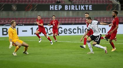 Έβρεξε... γκολ στο Γερμανία-Τουρκία