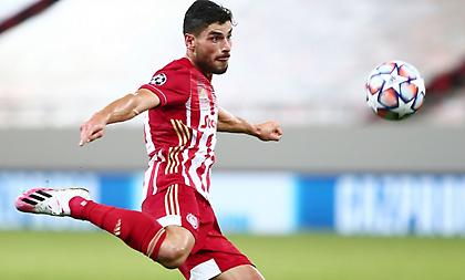 Τρέχουν τρεις για Champions League