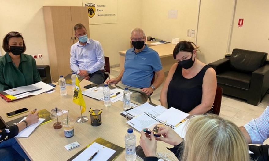 ΑΕΚ: Συναντήθηκε με αντιπροσωπεία της Λέστερ στο ΟΑΚΑ (pic)