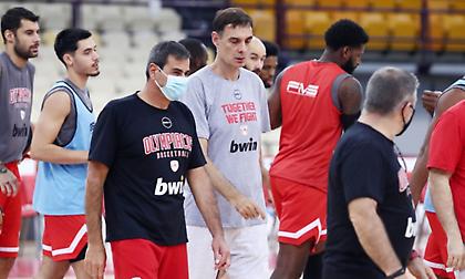 Ζέρβας: «Κλειδί για τον Ολυμπιακό σήμερα να τρέξει και να παίξει πιο ομαδικά»