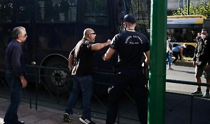 Δίκη: Δέκα προσαγωγές έξω από το Εφετείο ατόμων που πρόσκεινται στη Χρυσή Αυγή