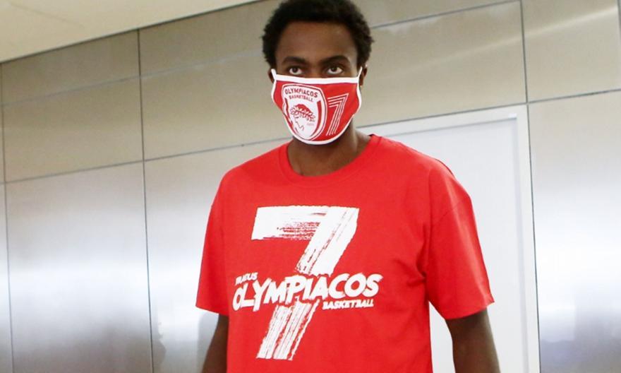 Ολυμπιακός: «Φωτογράφισε» πως παίζει με Αρμάνι ο Ζαν-Σαρλ