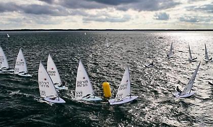 Ιστιοπλοΐα: Πολύ καλές εμφανίσες από Καραχάλιου και Μπουγιούρη στο Λέιζερ της Πολωνίας