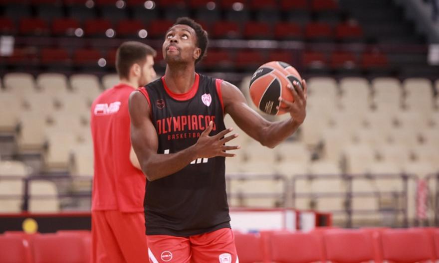 Με Ζαν-Σαρλ και Λαρεντζάκη η δωδεκάδα του Ολυμπιακού