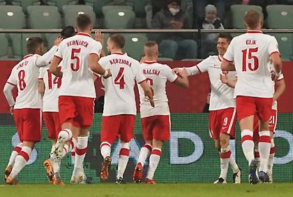 Κορυφή μέσω «Λέβα» για Πολωνία, ισόπαλο το ντέρμπι στον 1ο όμιλο