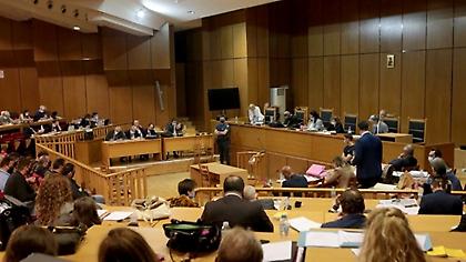Δίκη Χρυσής Αυγής: Με φόντο τη φυλακή για όσους καταδικάστηκαν, συνεχίζεται η δίκη για τις αναστολές