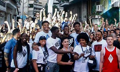 Antetokounbros: «Έτσι ξεκίνησε η ιστορία κι έτσι προχωράει» (photos)