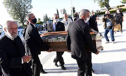 Το τελευταίο «αντίο» στον Γιώργο Καλύβα (pics)