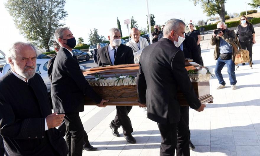 Το τελευταίο «αντίο» στον Γιώργο Καλύβα (pics)