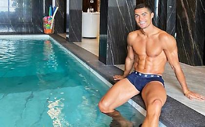 Το μήνυμα του Κριστιάνο από την... πισίνα (pic)