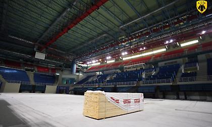 Έφτασε στα Άνω Λιόσια το παρκέ για το νέο γήπεδο της ΑΕΚ! (pics)