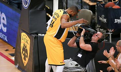 Τι ισχύει για ΑΕΚ και Cosmote TV