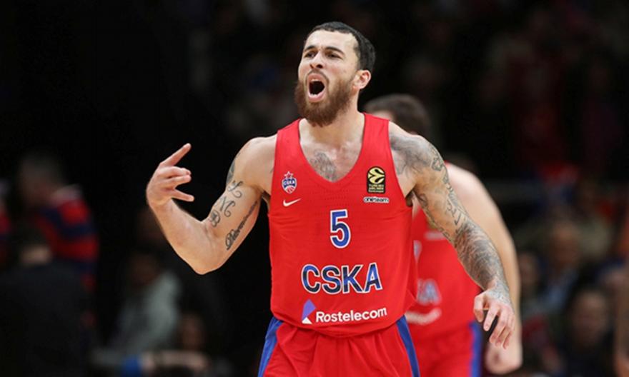 Το φοβερό καλάθι… αλά Γκάλης που πέτυχε ο Μάικ Τζέιμς (video)