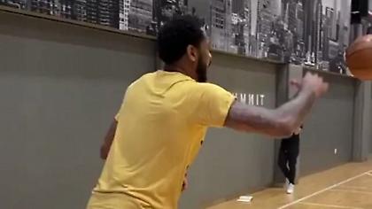 Ανεβάζει στροφές ο Καρμέλο