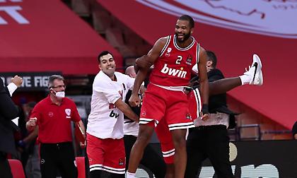 Κορυφαία φάση η τριποντάρα του Χάρισον στην Ευρωλίγκα (video)