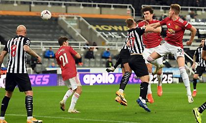 Με κεφαλιά του Μαγκουάιρ ισοφαρίζει η Μάντσεστερ Γιουνάιτεντ (video)