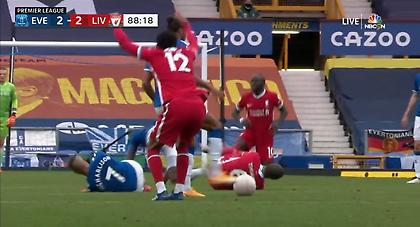 Σοκαρίστηκε ο Γκόμες από τον χτύπημα στον Τιάγκο! (pics & vid)