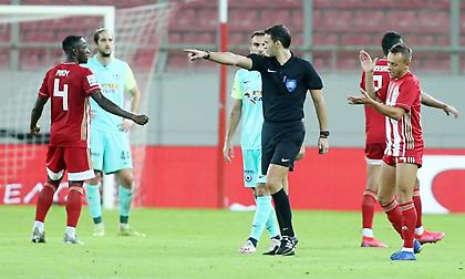 Τώρα ο Κλάτενμπεργκ τι δικαιολογία θα βρει για τον επόπτη που έβλεπε ό,τι ήθελε στο Καραϊσκάκη;