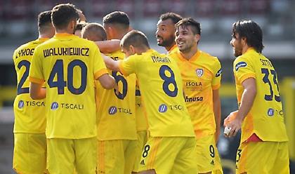 Έκανε... σεφτέ η Κάλιαρι, όρθια με Βέρντε η Σπέτσια