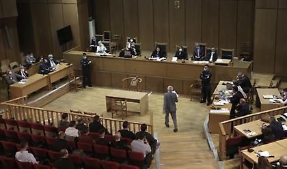 Δίκη Χρυσής Αυγής: Διακόπηκε για αύριο στις 10.00 - Ανέβηκαν οι τόνοι στην αίθουσα