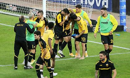 «Ζέσταμα» με τις μπάλες του Europa League η ΑΕΚ (pic)