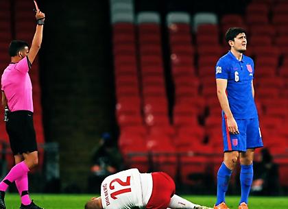 H... βροχή από τις κόκκινες κάρτες στην εθνική Αγγλίας