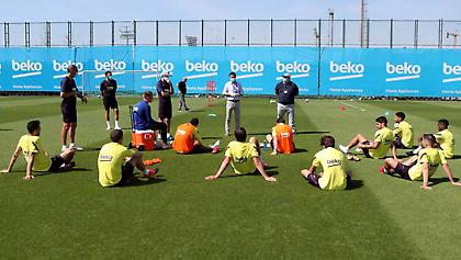 Κάλεσε στο τραπέζι για «ψαλίδι» τους παίκτες η Μπαρτσελόνα