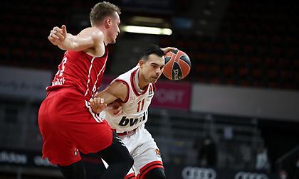 Μπάγερν-Ολυμπιακός: Σλούκας δημιουργεί και σκοράρει (video)