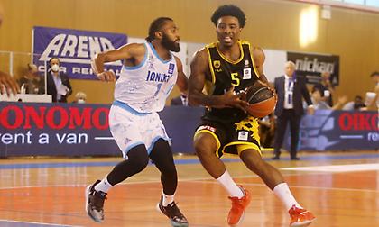 Ζορίστηκε, αλλά λύγισε τον Ιωνικό η ΑΕΚ