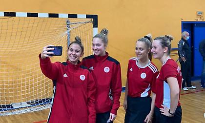 Στον Ολυμπιακό και τις Σάρισες Φλώρινας τα πρώτα ντέρμπι στην Α1 γυναικών πινγκ πονγκ