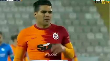 Γκολ και… αποβολή ο Φαλκάο