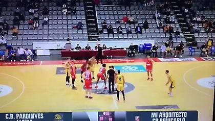 Μπέρδεψαν τα καλάθια οι ομάδες σε αγώνα στην Ισπανία (video)
