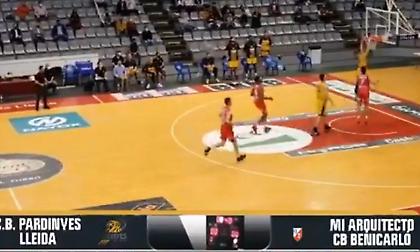 Ισπανία: Απίστευτο μπέρδεμα, παίκτης σκόραρε στο καλάθι της ομάδας του! (video)