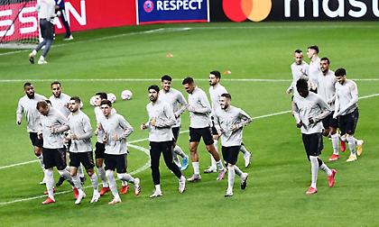 Νικολακόπουλος: «Ο Ολυμπιακός στην Πορτογαλία έχει τρία και τρία»