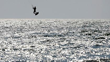 Τραγωδία στη Ρόδο: Νεκροί 2 kitesurfers