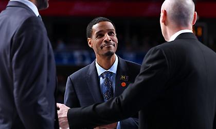 Αναλαμβάνει τους Ρόκετς ο Σάιλας!