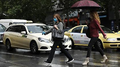 Καιρός: Σταδιακή βελτίωση - Πού θα συνεχιστούν οι βροχές