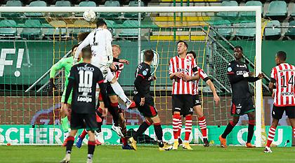 Πρόκριση με σωτήριο γκολ τερματοφύλακα για Ντεν Χάαγκ