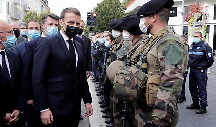 Στρατό «κατεβάζει» ο Μακρόν για την προστασία εκκλησιών, σχολείων - «Δεν υποχωρούμε»