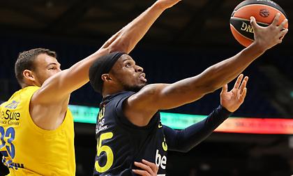 Με σούπερ Άλι άλωσε το Τελ Αβίβ η Φενέρμπαχτσε