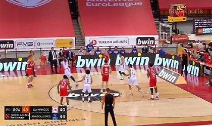 Ολυμπιακός-Εφές: Επιθετικό ξέσπασμα με ΜακΚίσικ και Βεζένκοφ