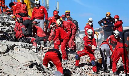 Ερντογάν: Στους 58 οι νεκροί στη Σμύρνη από το σεισμό