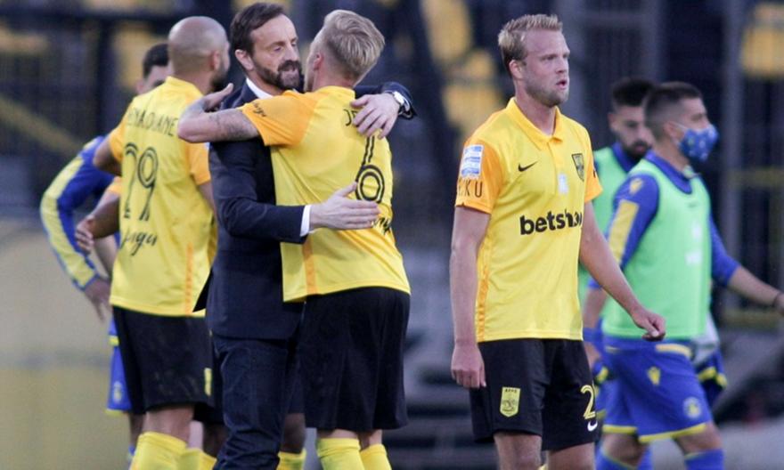 Μάντζιος: «Δίκαια πήραμε τους τρεις βαθμούς, πρέπει να βελτιωνόμαστε συνεχώς»