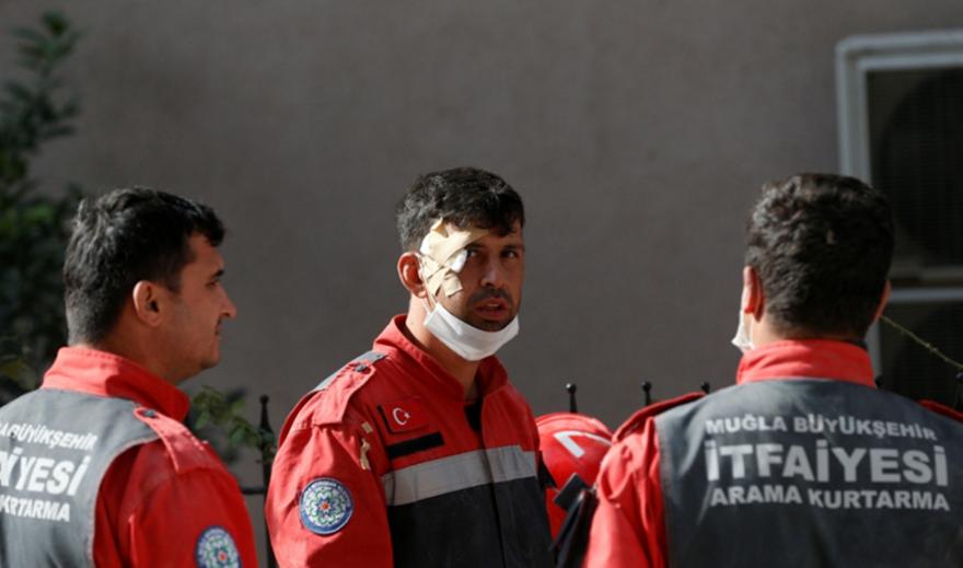 Τουρκία: Τους 100 έφτασαν οι νεκροί από τον σεισμό