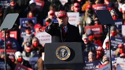 Ο Τραμπ τα έβαλε με τον Λεμπρόν και το ΝΒΑ σε ομιλία του (video)