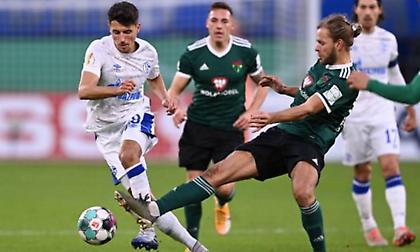 Νίκη μετά από 9(!) μήνες για τη Σάλκε