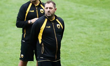 Με Κολονέλο στον πάγκο η ΑΕΚ